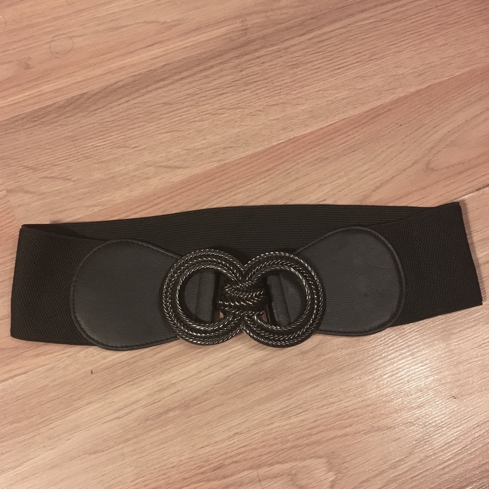 BCBGMaxazria Black Metal Stretchy belt